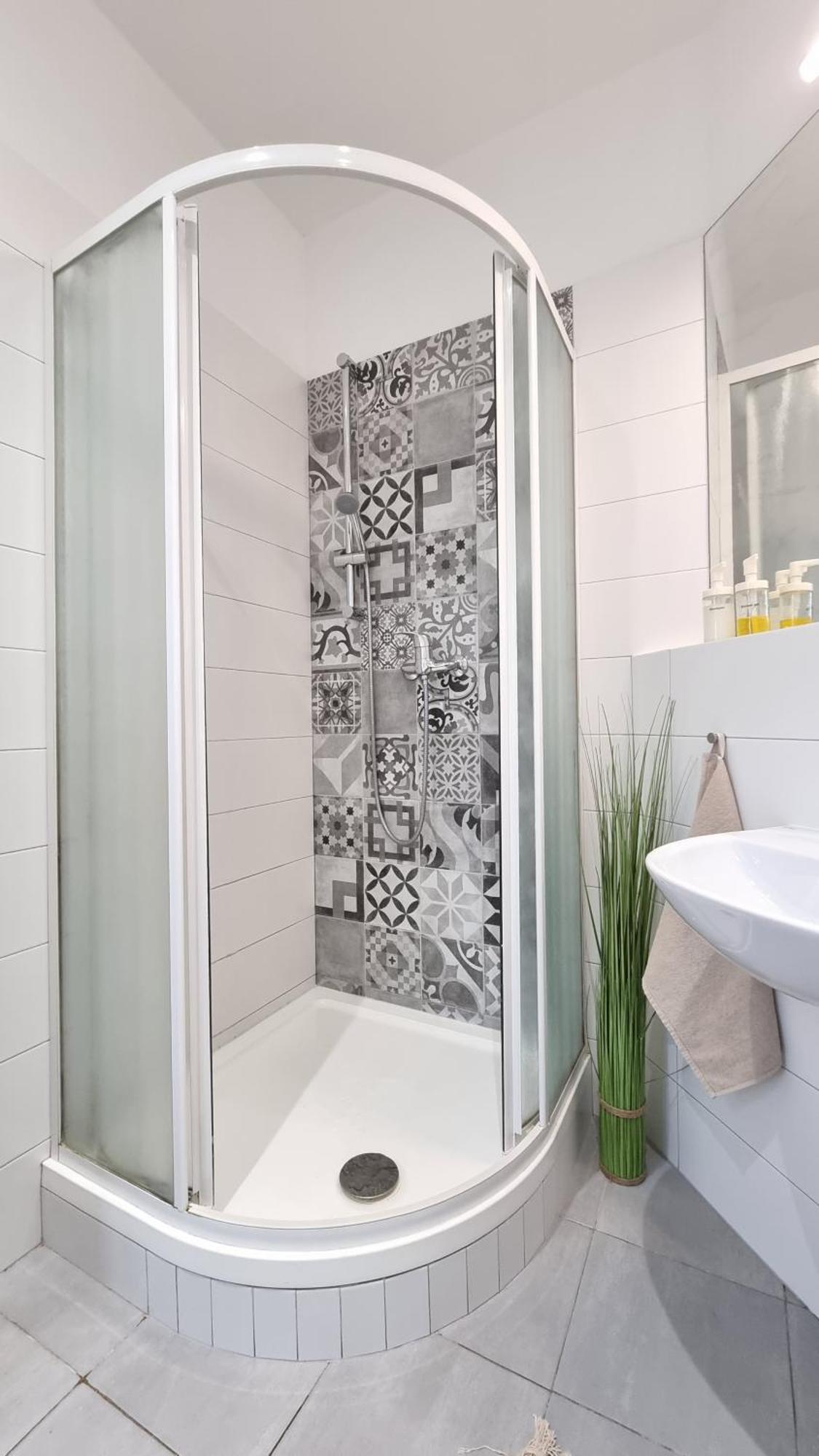 Finnem Rentals Tyrsova Prague Ngoại thất bức ảnh