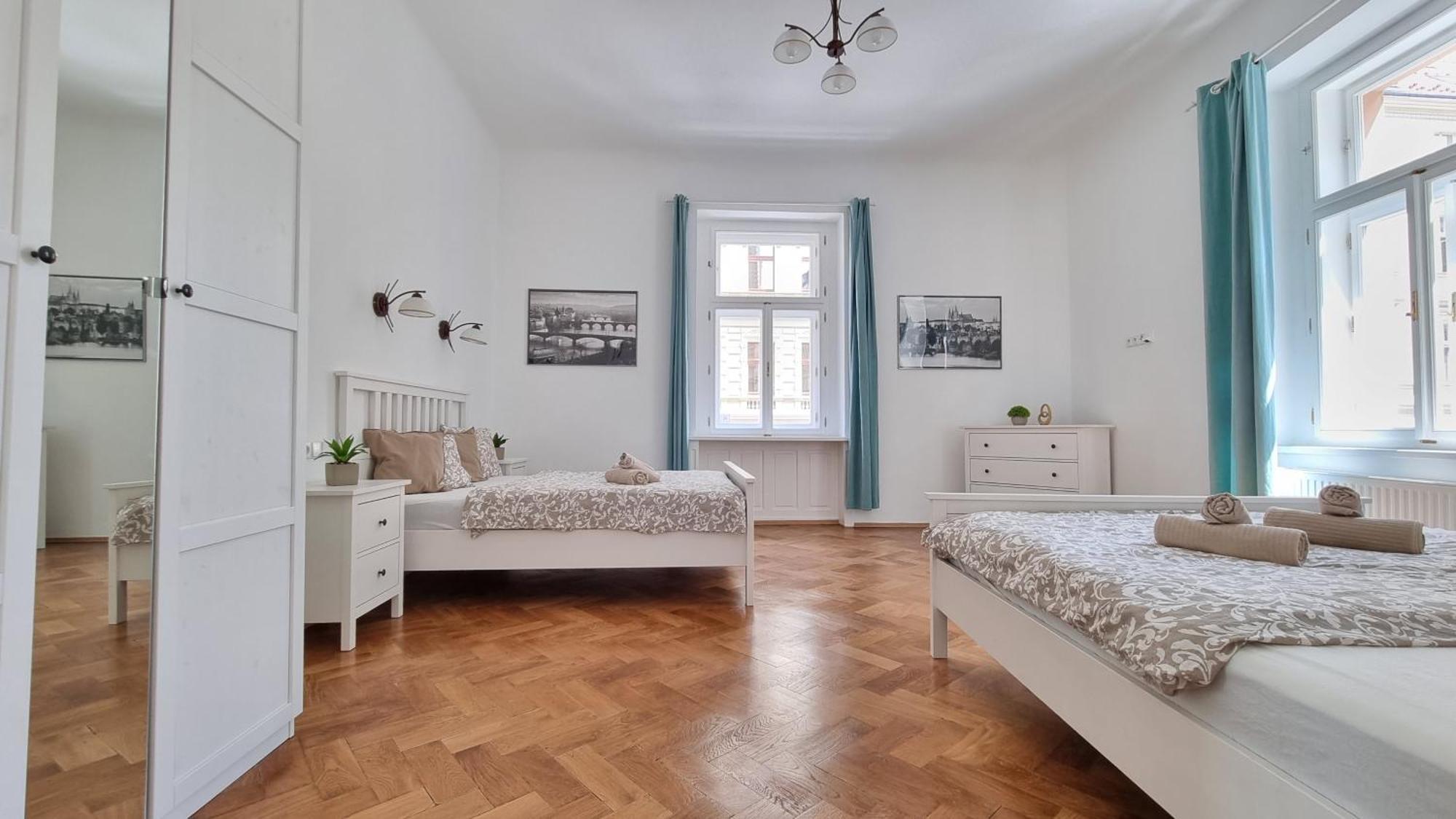 Finnem Rentals Tyrsova Prague Ngoại thất bức ảnh