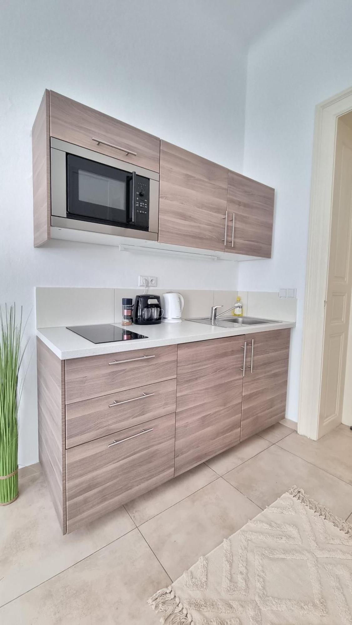 Finnem Rentals Tyrsova Prague Ngoại thất bức ảnh