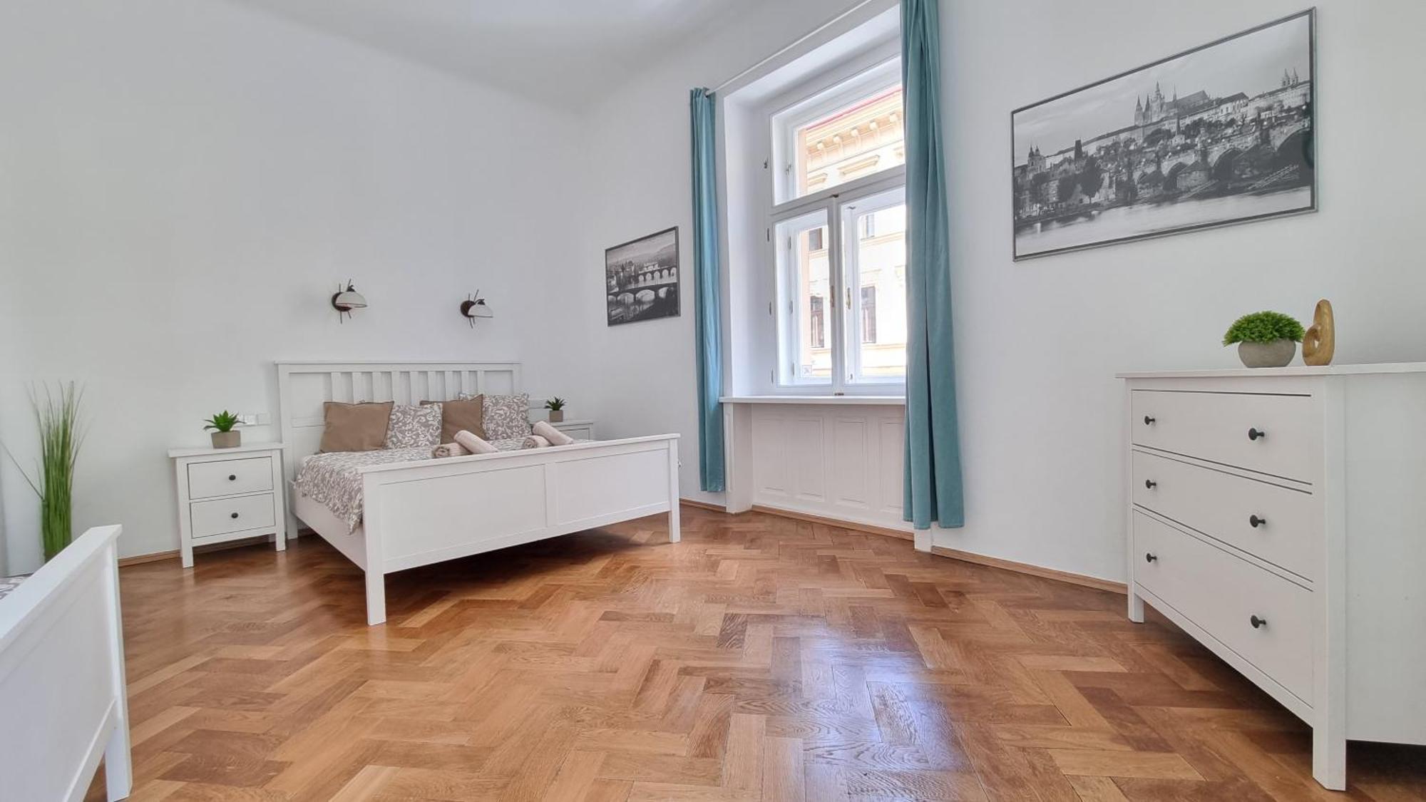 Finnem Rentals Tyrsova Prague Ngoại thất bức ảnh