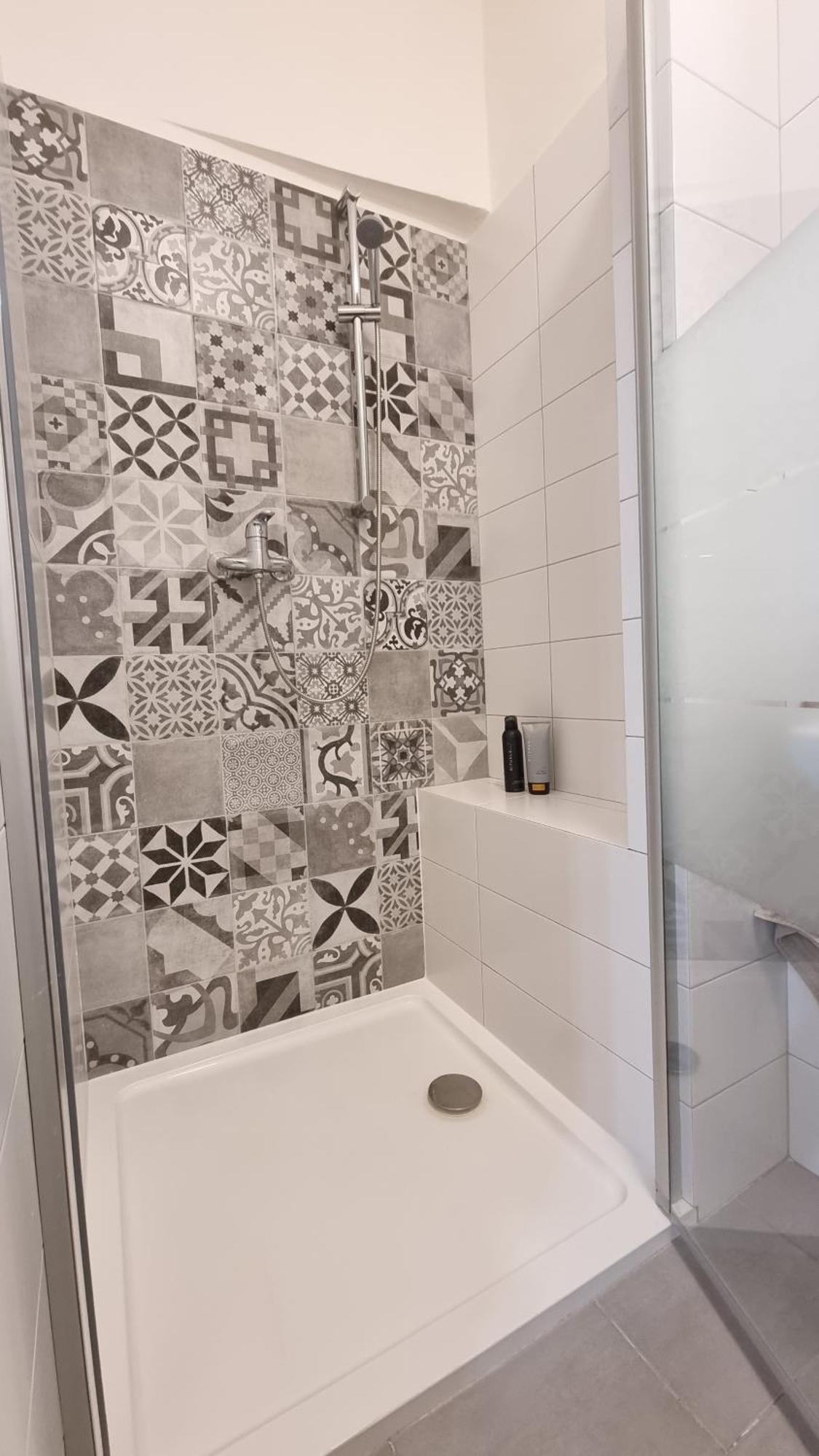 Finnem Rentals Tyrsova Prague Ngoại thất bức ảnh